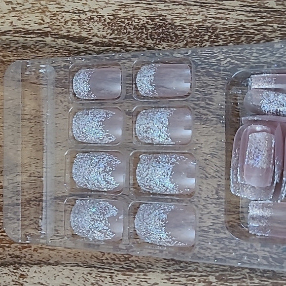 2/$16 Glitter French Manicure Press On Nails - Picture 5 of 9